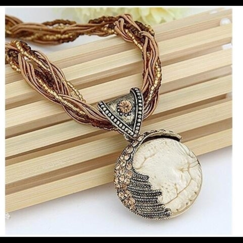 ⚜️New⚜️Bohemian Handmade Gem Crystal Necklace